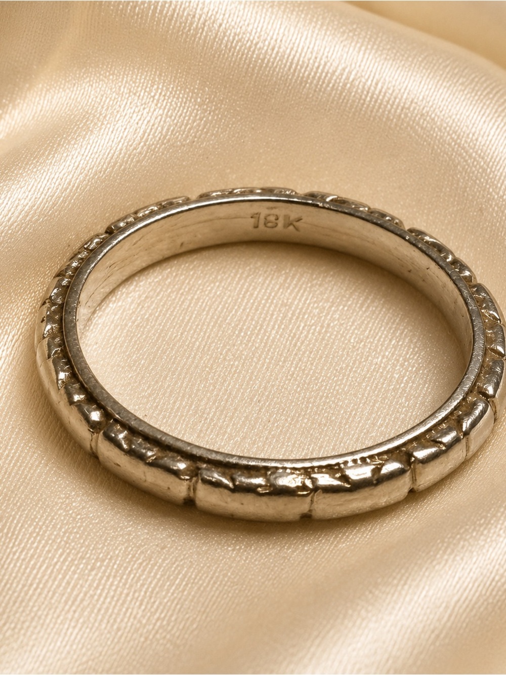 18K White Gold Textured Eternity Band Ring Size 5 Vintage Stackable Wedding Band